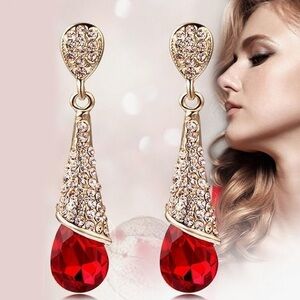 Gorgeous Gold Plated Women’s Tear Drop Earrings